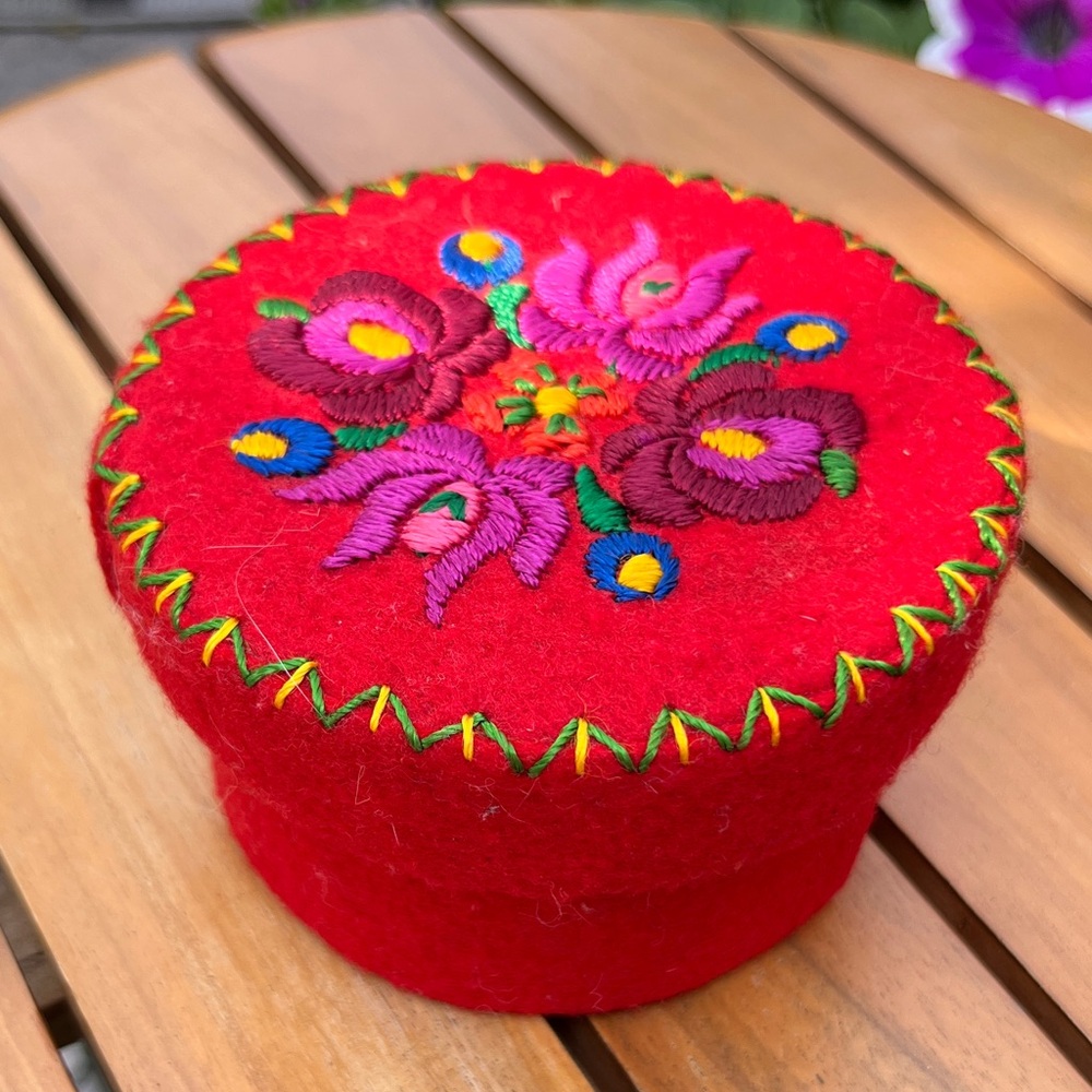 Embroidered Vintage felt Red Floral Accessory Trinket Box